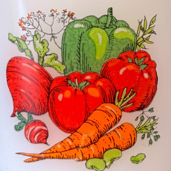 Set of 2 Vtg GLASBAKE White Milk Glass Mugs ~ Vegetable Garden Harvest  ~ 1960s - Picture 2 of 13